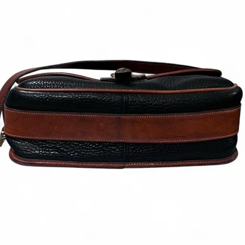 Dooney & Bourke - Picture 4 of 9
